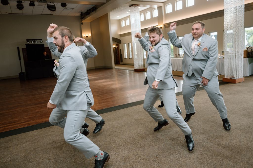 InstantRequest's tweet image. Get your reception started off with a fun Grand March.  Instant Request will provide the perfect songs.
Photographer: Aly Cross Photography buff.ly/CS3SOID 
Venue: Crow River Winery buff.ly/FnPGCPr
DJ: Chad V buff.ly/zkbYmjZ