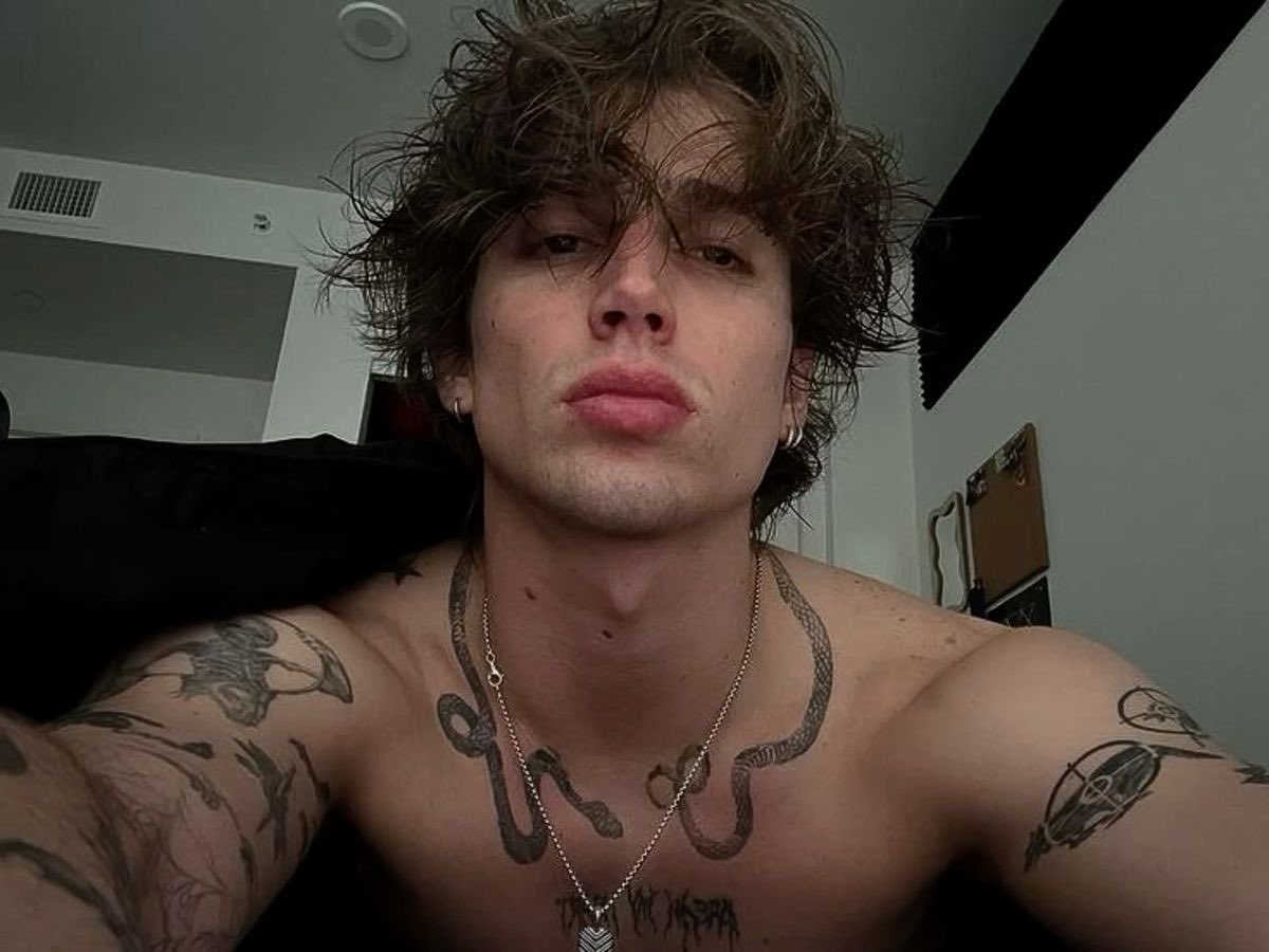 shadowedtaehyun's tweet image. doing another moot hunt :3 ★彡

✿ 18, 🇹🇭🇰🇷🇵🇭🇦🇺, it/they/he
✿ among us / roblox
✿ dead by daylight / dbd
✿ multi kpop stan:3 
✿ fnaf / call of duty
✿ MULTIFANDOM !
✿ VINNIE hacker stan

#vinniehackertwt #kpoptwt #promotwt 
♡ + ↻ for to be mutuals!
(minors DNI - 18+ pls!)