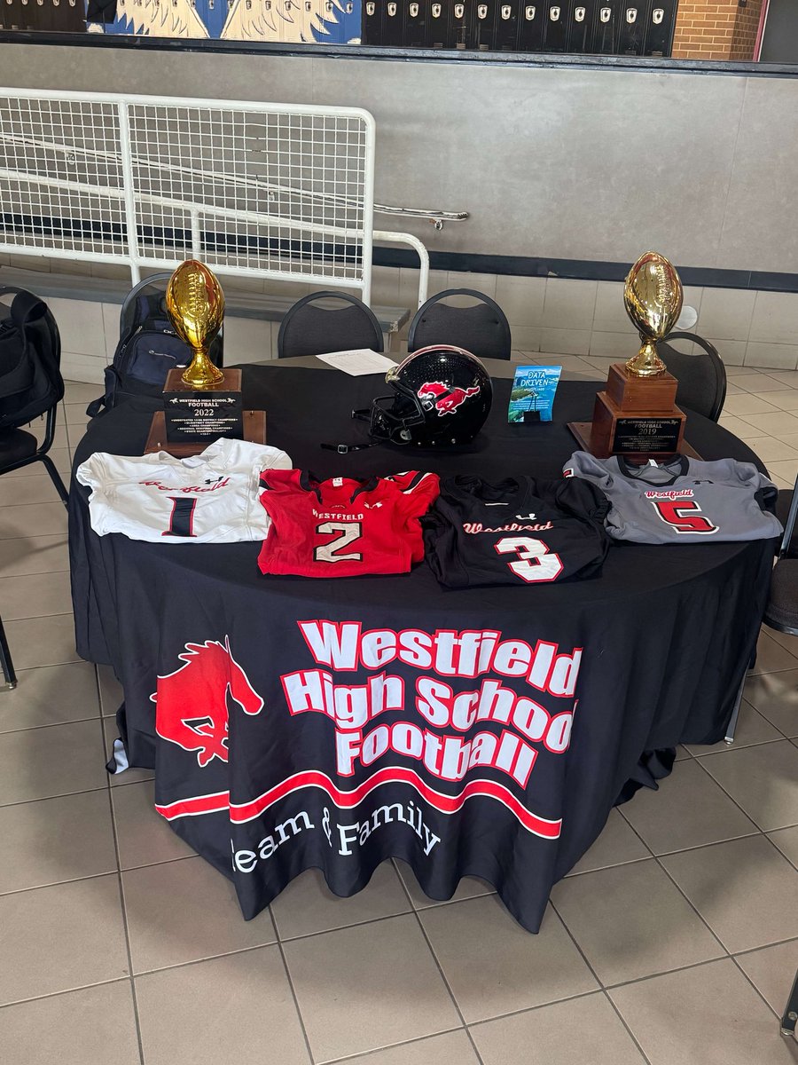 Swing by our booth at Freshmen Orientation!!