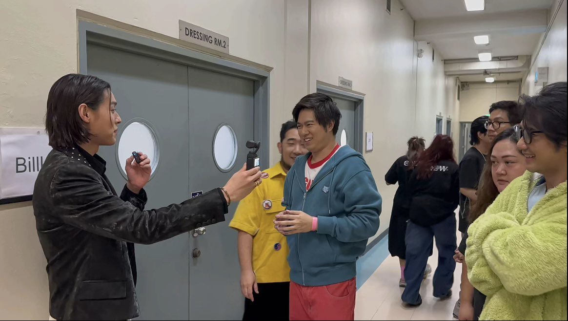 ห๊า มีกล้อง ถ่ายอะไรพี่ กิ้ดดดดดดด #Bbillkin