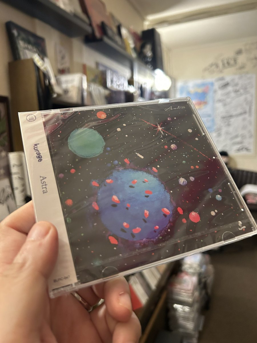 kurage 『Astra』本日フラゲ日！店頭&amp;オンラインにて販売開始！完全名盤です！

kurage『Astra』¥2,500(税抜)
特典▶︎ライブ音源収録CD-R

オンラインはこちら💁‍♂️
shop.ififellonline.com/items/114934271