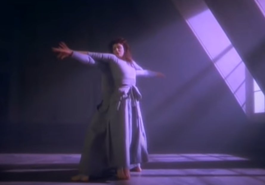 PopCrave's tweet image. 40 years ago today, Kate Bush released “Running Up That Hill (A Deal With God).”