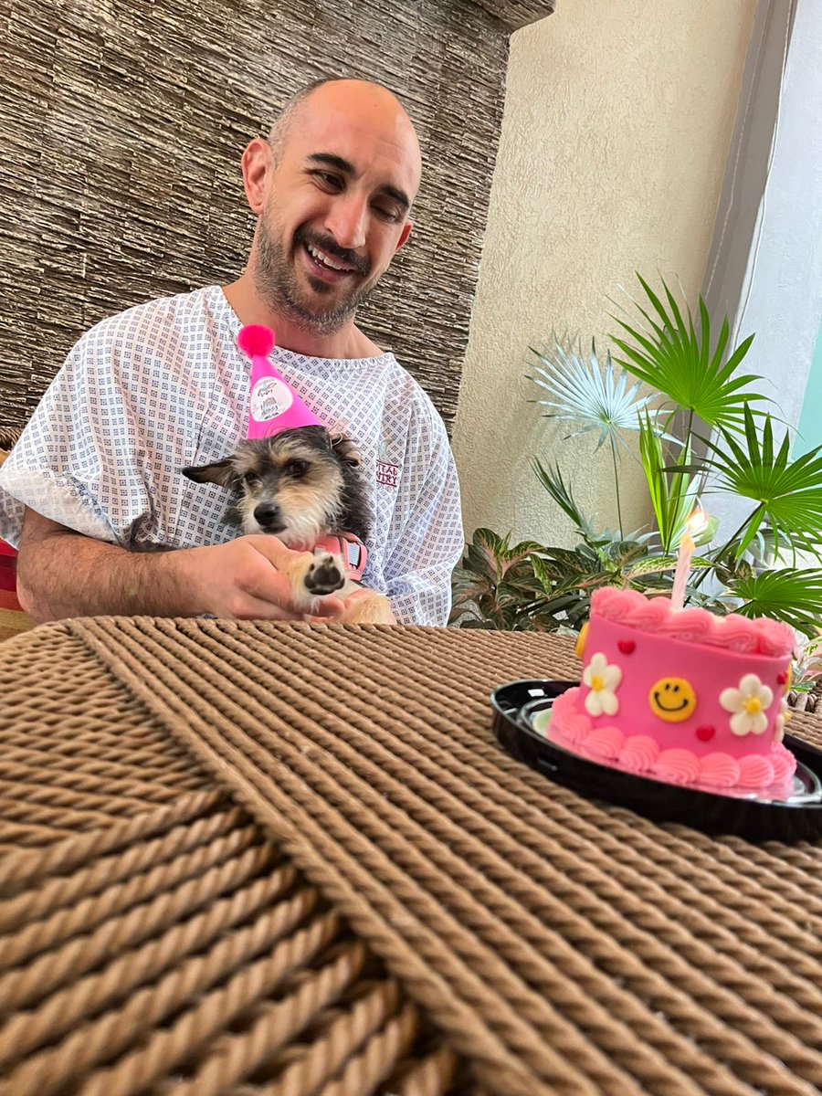 Hace 6 semanas compré la bici con la que casi termino mi camino, hace 5 semanas mis ganas de seguir en este plano me sacaron de la caída de mi vida, algunos me sacaron cargando del bosque y me llevaron a atención pero lo único que me hizo quedarme aquí fue una chispa