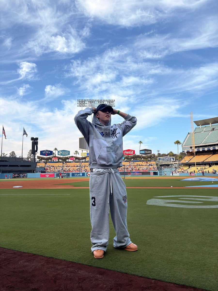 wonubliss's tweet photo. sound_of_coups 🩶⚾️ #에스쿱스 https://t.co/jWcr8BF0M0