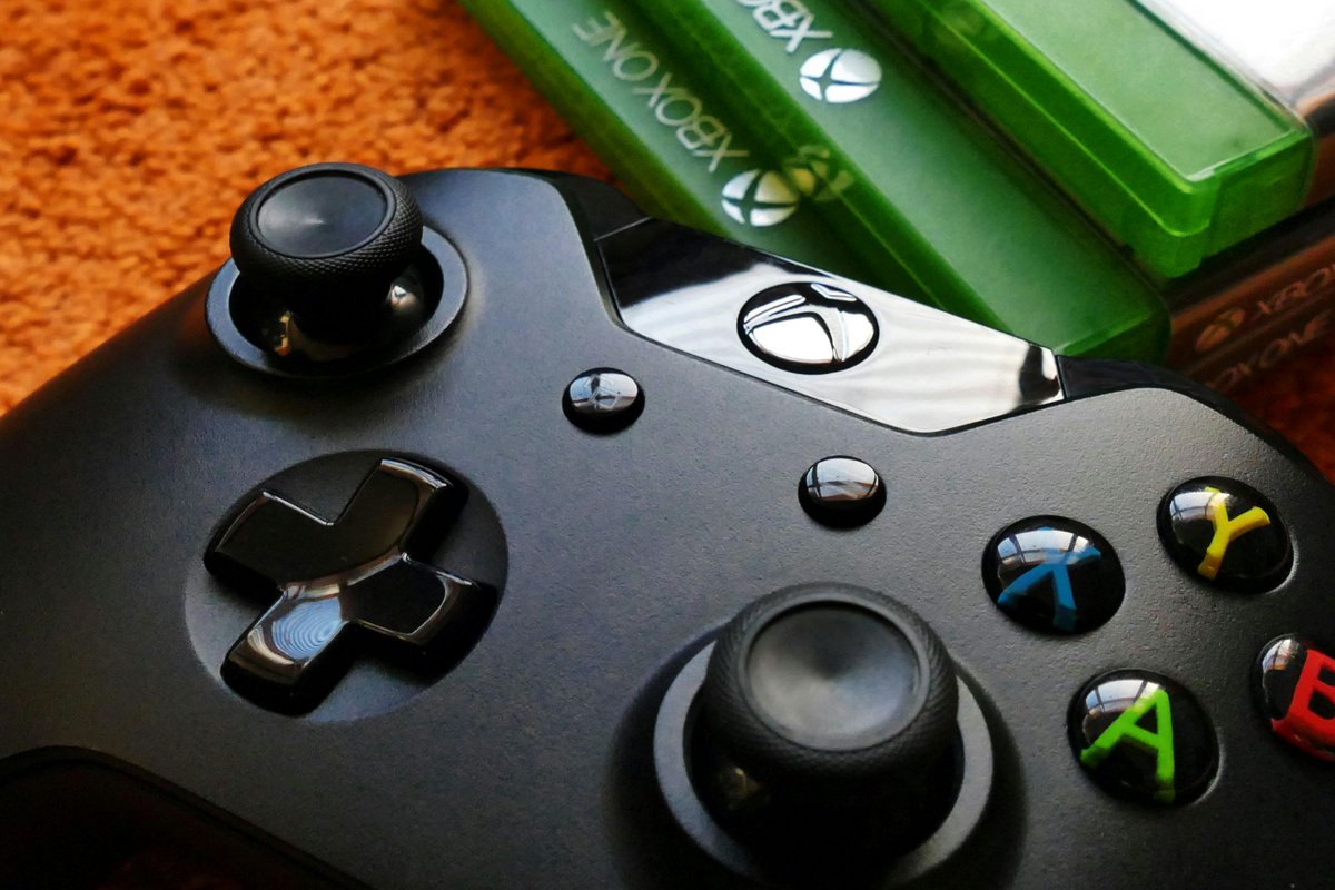 Gaming console company adds much needed accessibility feature for players

loom.ly/coGvs4Y

ID: A black Xbox controller sits next to some xbox games