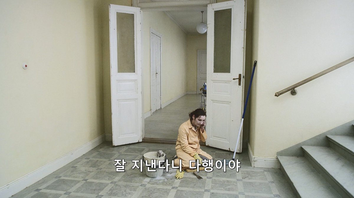 mirrorinfilm's tweet photo. 영화에서 다섯 번 등장하는 대사.

“잘 지내신다니 다행이에요.” https://t.co/3dHTHs4dIY