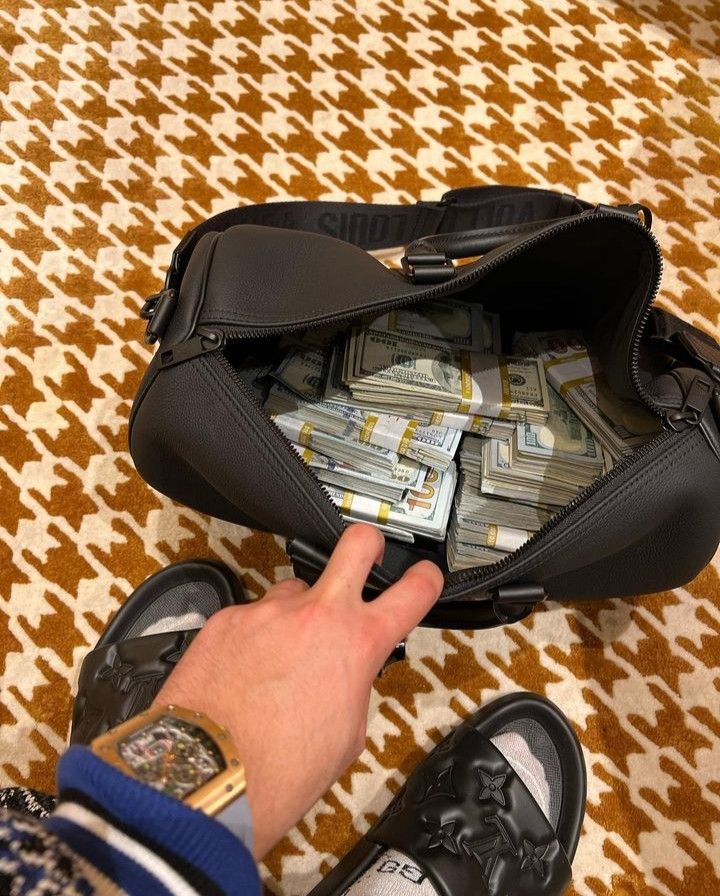 Wealthy Vibes Only tweet media