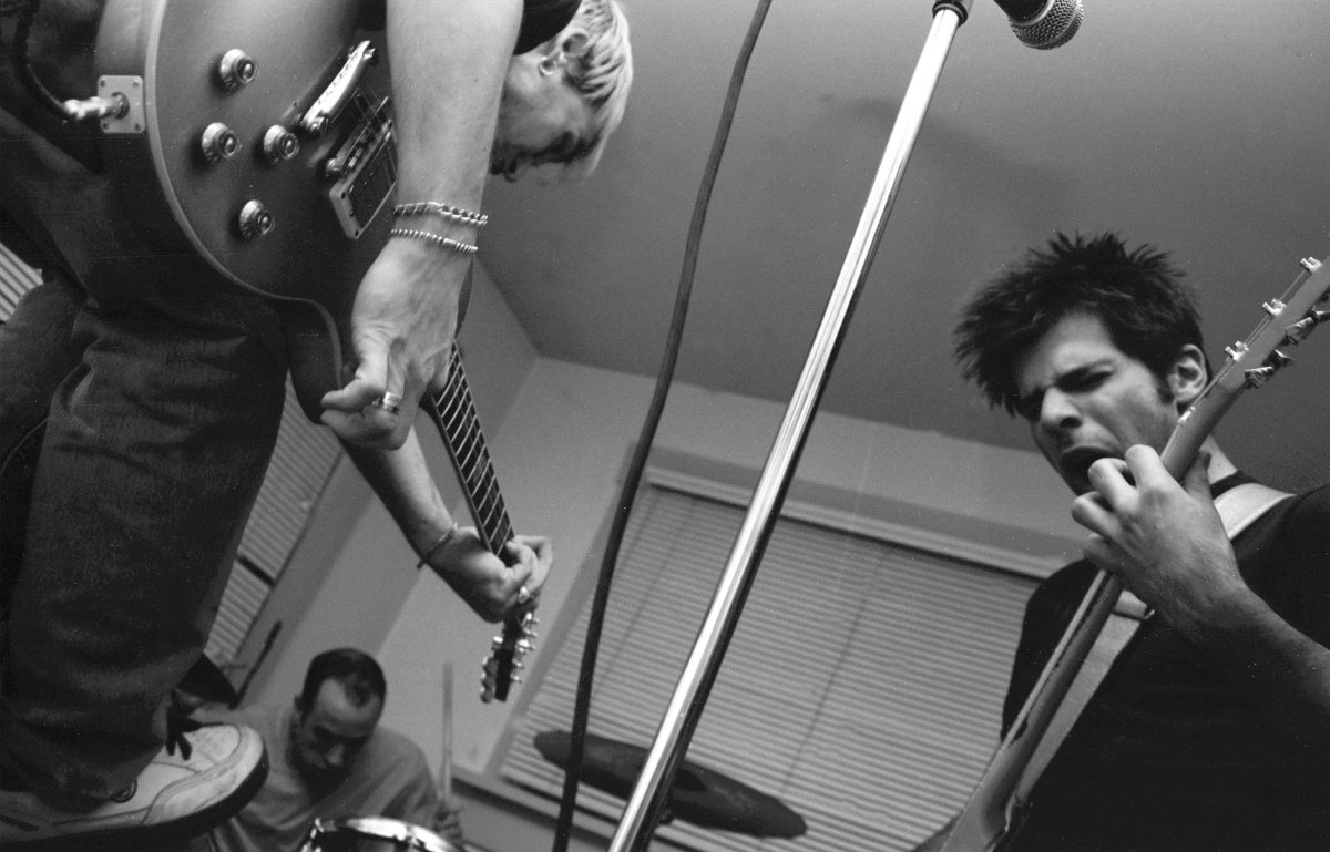 奇跡の再結成！ボルチモアの伝説的90's EMOバンドCROSS MY HEARTの