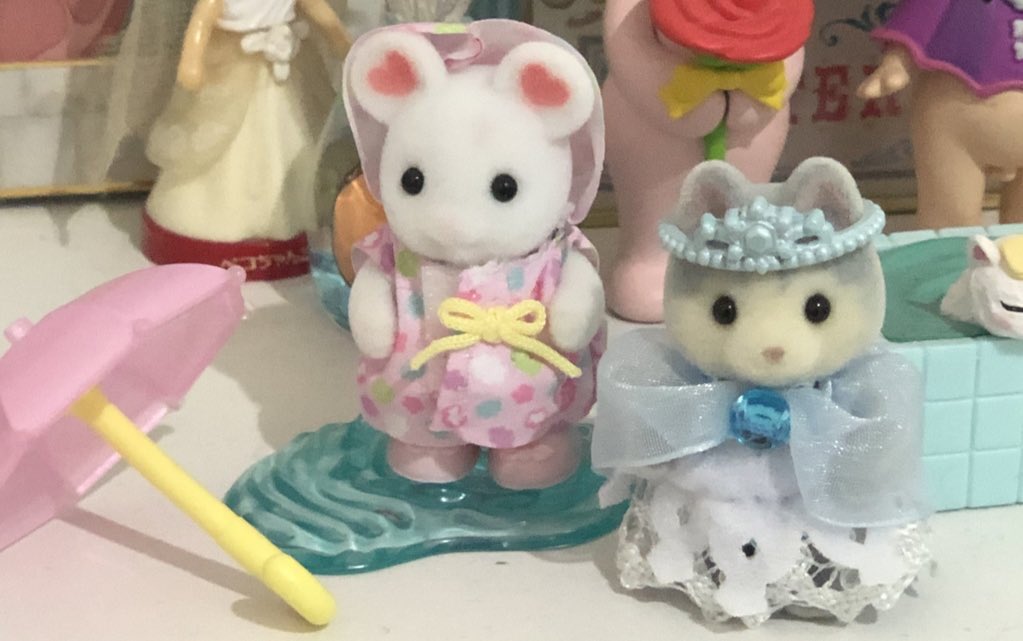 oudelli's tweet image. wtb sylvanian 215k aja take all. with acc dan no box ya. split payment dan co shopee🫶🏻