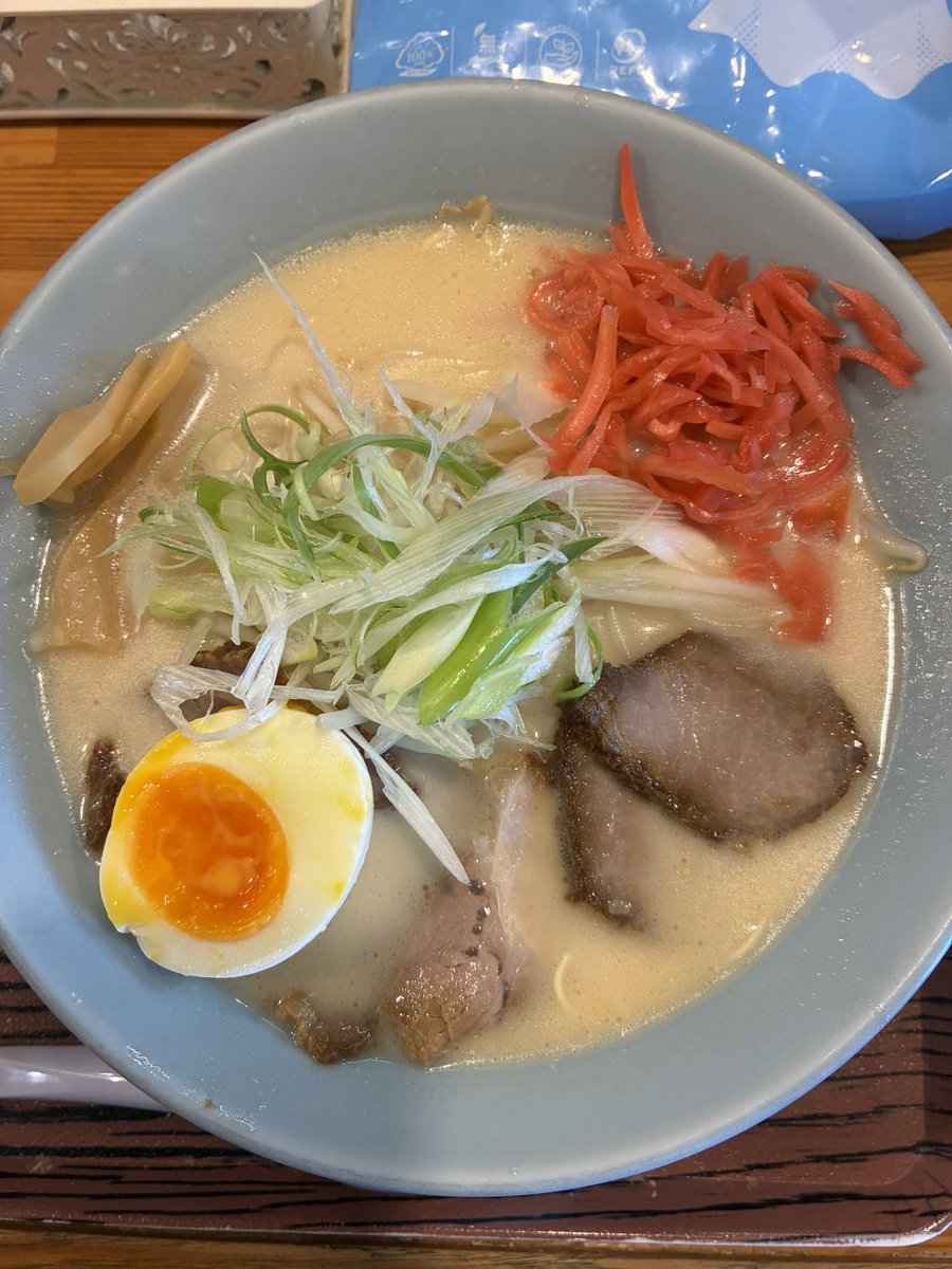 mescarbonic's tweet photo. ラーメン部活動2025年443軒目は神戸のまいにちで、塩とんこつ。
#ラーメン  #ramen #lamen #rahmen #中華そば #支那そば #つけ麺 #まぜそば https://t.co/5RmBi9AGFN