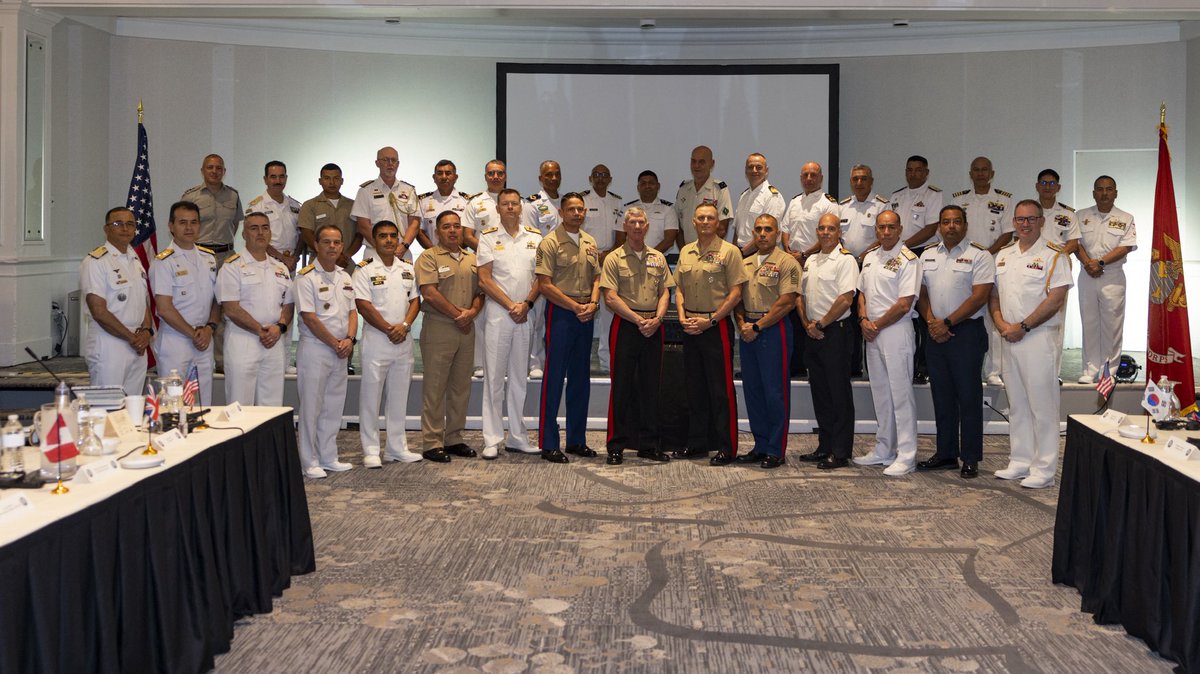 USMCSgtMaj's tweet image. The 2025 Marine Leaders of the Americas Conference started today. I had the privilege of touring the U.S. Capitol with a group of senior enlisted attendees — a unique opportunity to share in learning, and build lasting relationships among our #Marine forces. #MLAC #MLAC2025