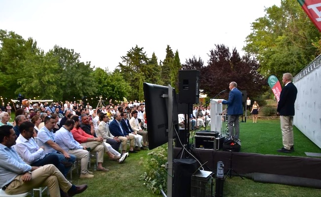 DEPORTES I Cipriano García, director de Caja Rural: "El Zamora CF está generando una ilusión inusitada" <a href="/ZCFoficial/">Zamora CF</a> <a href="/cajaruralzamora/">cajaruralzamora</a> #presentacion #equipacion #zamoracf #cajarural  eldiadezamora.es/art/66057/cipr…