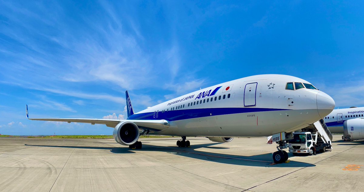 ANA は国際線全クラスで、#Viasat 社による高速機内Wi-Fiサービスを