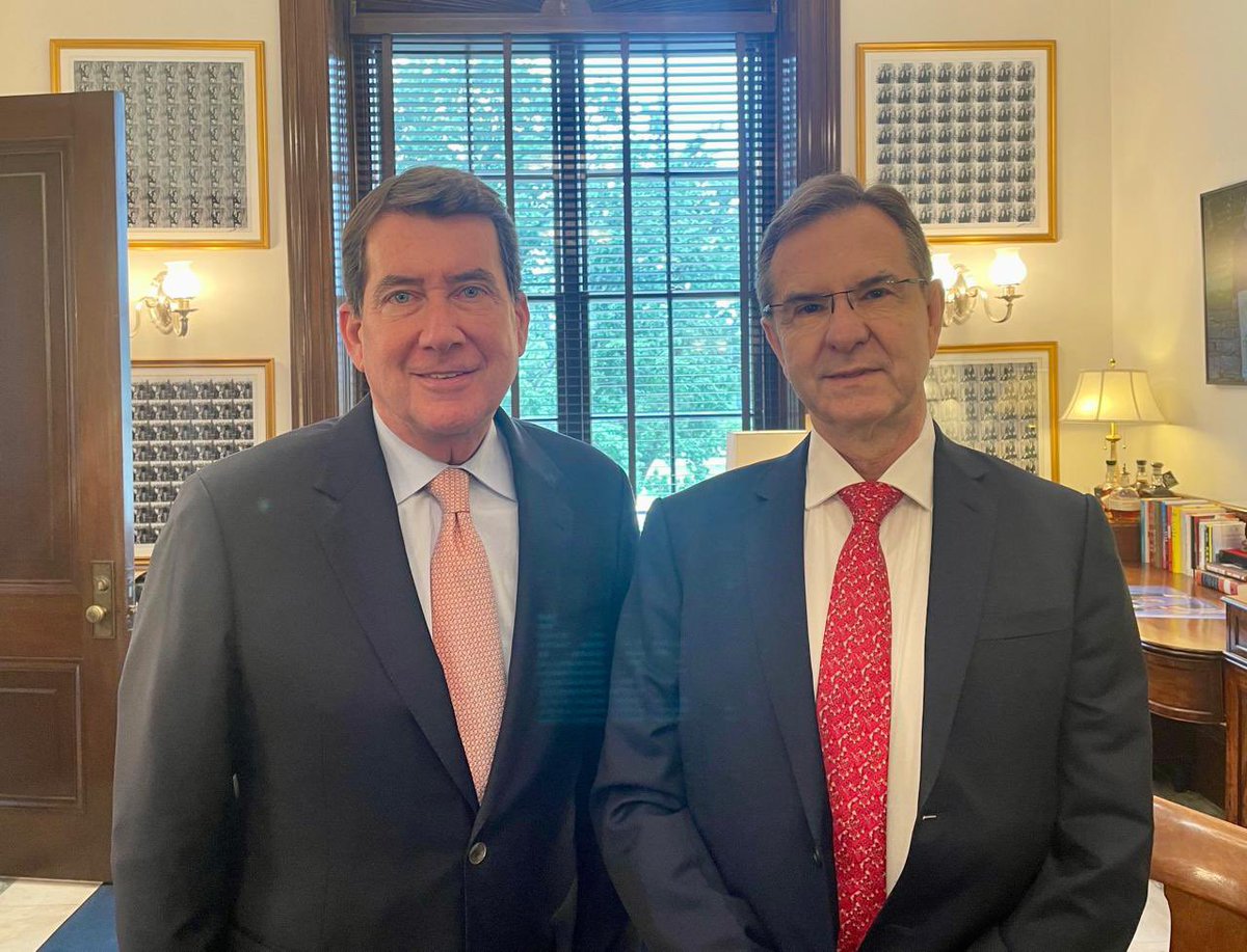 Esteban Moctezuma Barragán (@emoctezumab) on Twitter photo En <a href="/EmbamexEUA/">Embassy of Mexico in the U.S.</a> mantenemos un estrecho diálogo con el Capitolio.
Tuve reuniones muy importantes con los senadores republicanos <a href="/SenTuberville/">Coach Tommy Tuberville</a> (Alabama) y <a href="/SenatorHagerty/">Senator Bill Hagerty</a> (Tennessee) para acercarles información de primera mano y resolverles dudas sobre los avances en la agenda En <a href="/EmbamexEUA/">Embassy of Mexico in the U.S.</a> mantenemos un estrecho diálogo con el Capitolio.
Tuve reuniones muy importantes con los senadores republicanos <a href="/SenTuberville/">Coach Tommy Tuberville</a> (Alabama) y <a href="/SenatorHagerty/">Senator Bill Hagerty</a> (Tennessee) para acercarles información de primera mano y resolverles dudas sobre los avances en la agenda