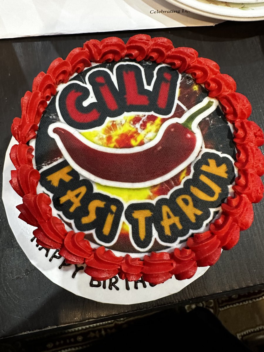 Kepada <a href="/MAS/">Malaysia Airlines</a> saya nak mintak korang jelaskan isu pembelian kapal terbang ni. Apa kata kalau Kapten Izham sudi, kita buat podcast. Dialah orang paling baik utk jelaskan isu MAS ni….