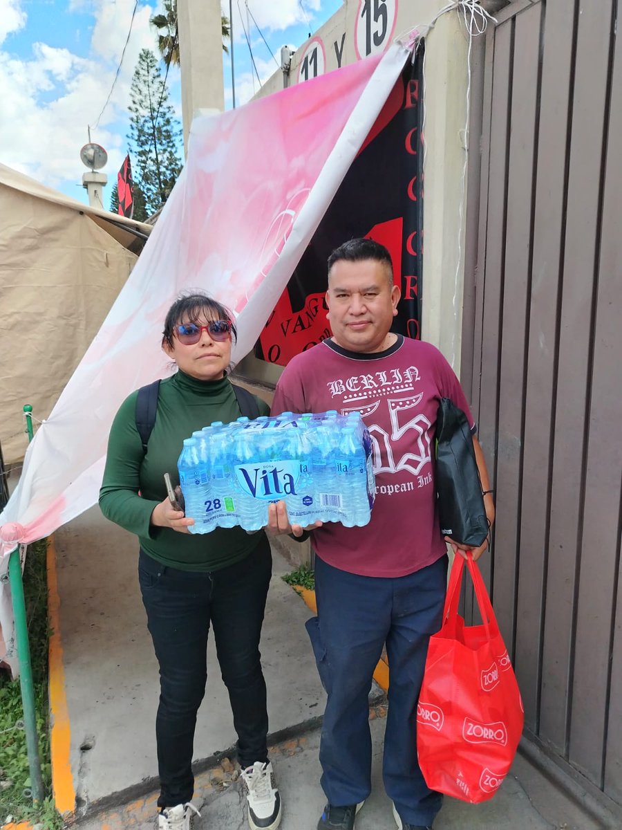 CSUM_mx's tweet photo. 👉🏽 Solidaridad con la huelga de los trabajadores de la fábrica Cajas de Cartón Cantabrimex S. A. de C. V.

La compañera Carmen Jiménez con una comisión en representación de la Coordinadora Sindical Unitaria de México, CSUM, + https://t.co/7sRZ7FbB3k