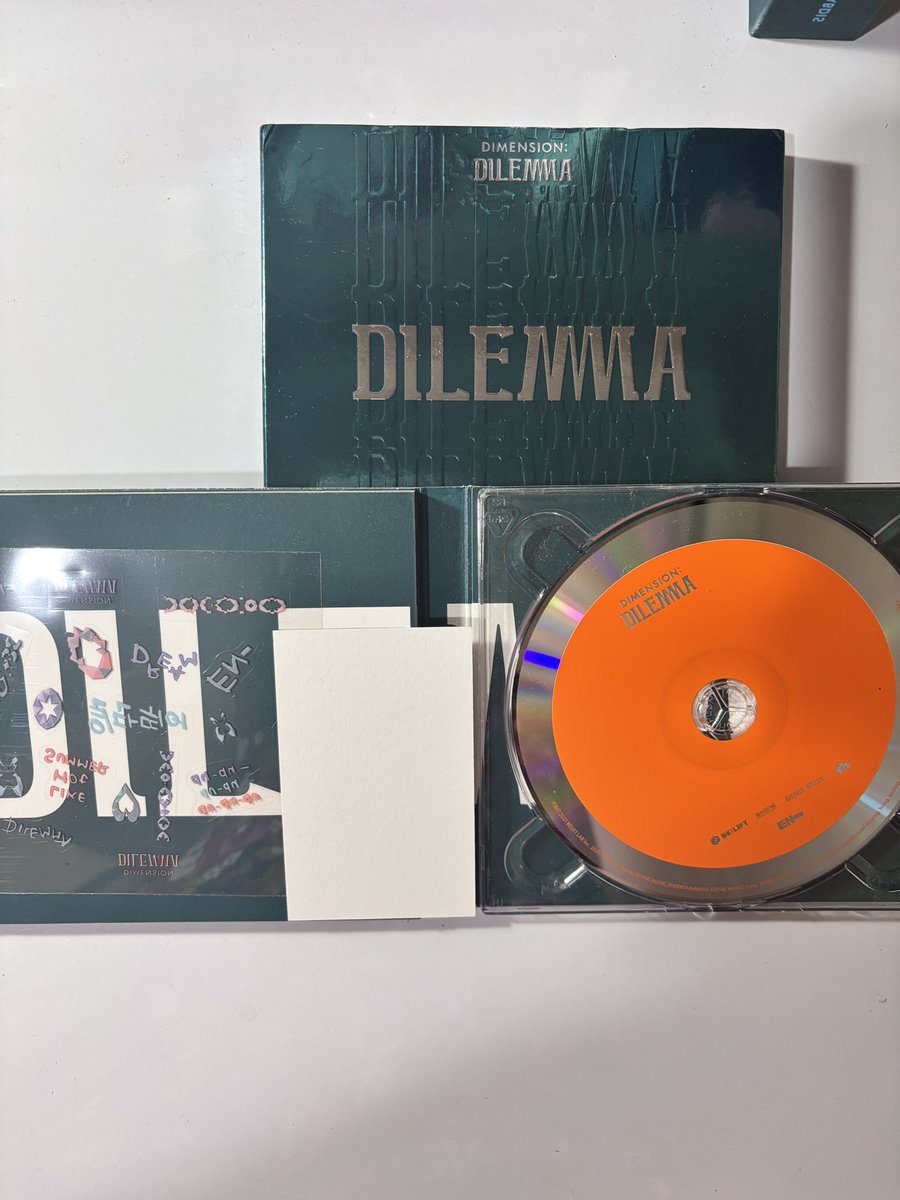 leuvxsz's tweet photo. WTS ALBUM ENHYPEN DIMENSION:DILEMMA
- harga offer aja yaa soalnya gatau harga pasaran sekarang
- dom sby
- via shopee, gratong
- bisa vid condi
- inc freebies banyakkk https://t.co/beXi3rgMqk