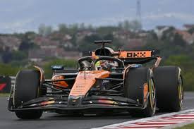 #V12
Toda la #Actualidad del #Automovilismo está acá, los domingos y lunes a las 21.
Hoy, todo lo que dejó el #GPHungría en la #F1 
#Pilotos #Escuderías #Posiciones 
Con Fabio y <a href="/AbrilDiBlasi/">Abi</a>  

🔈 fmsos.com.ar/vivo
📻 fmsos.com.ar/app
✅ +54 9 11 2615-1051