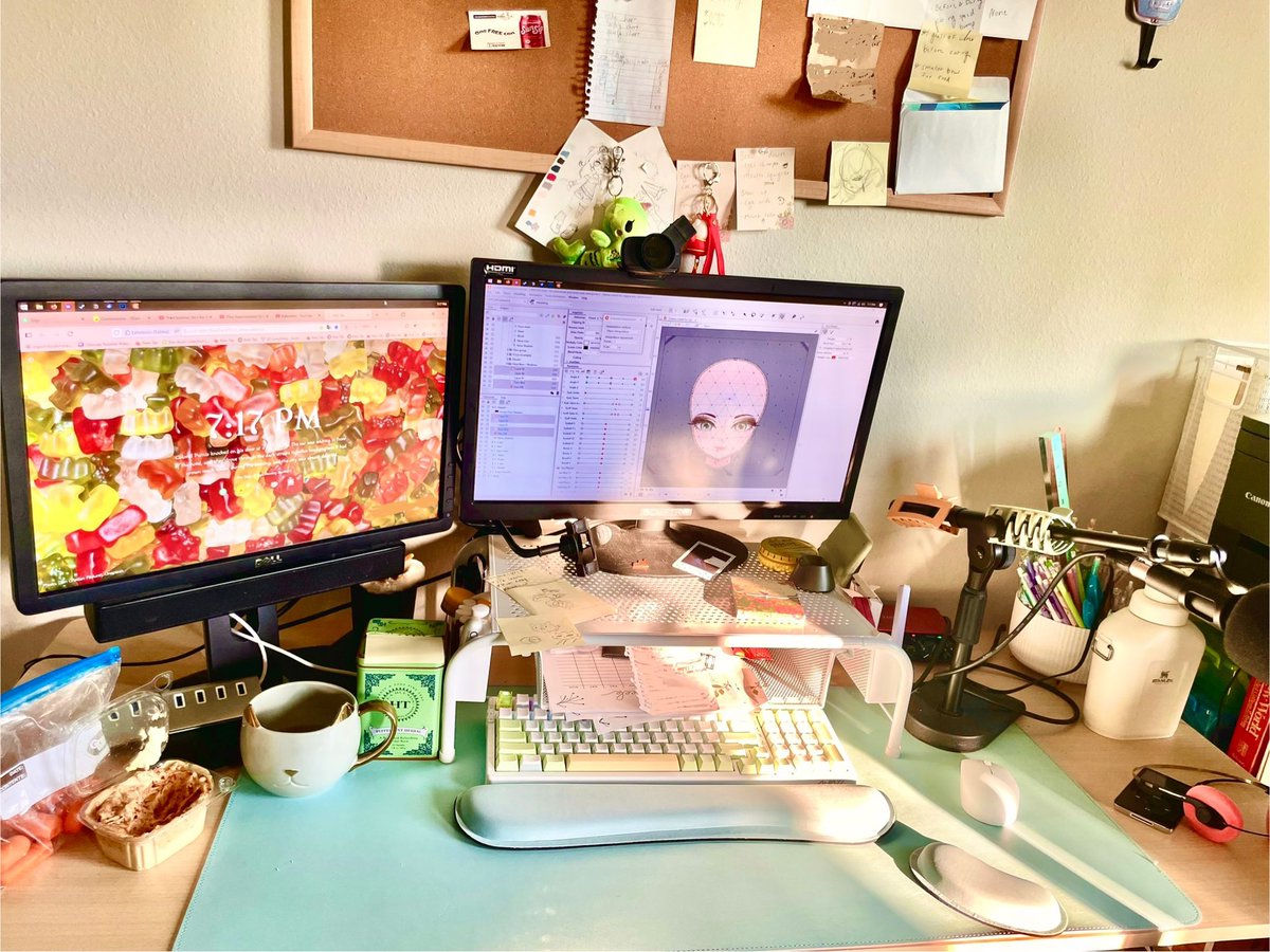 Late, but my setup is peak until the light comes in and shines on the monitor 😭