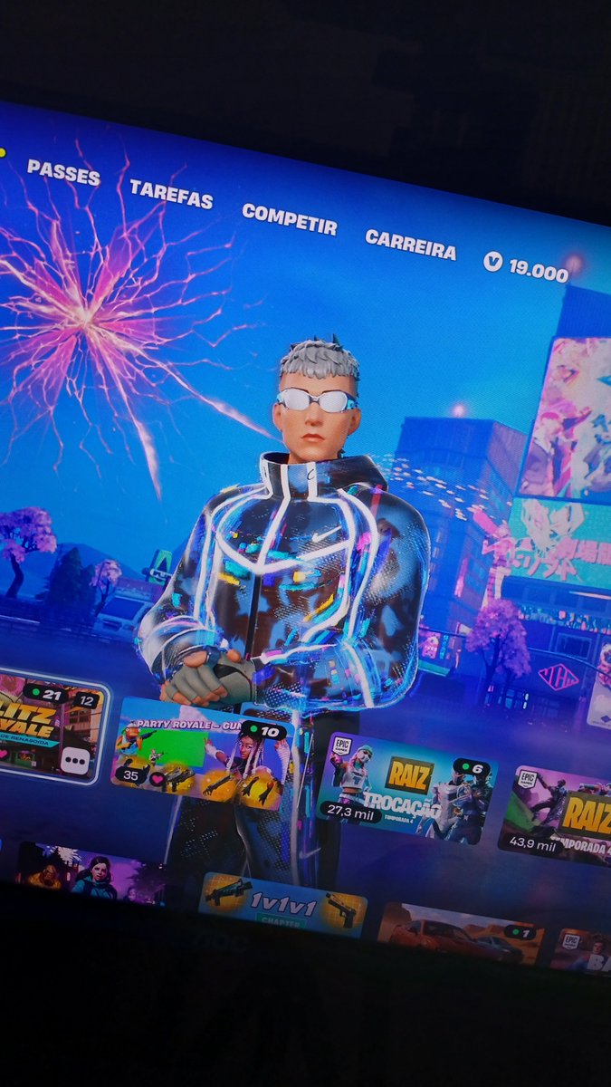 Tentando jogar Fortnite pela primeira vez em live! Chega mais e vem bater um papo 😳🙏

twitch.tv/PedroEliasFN #Fortnite