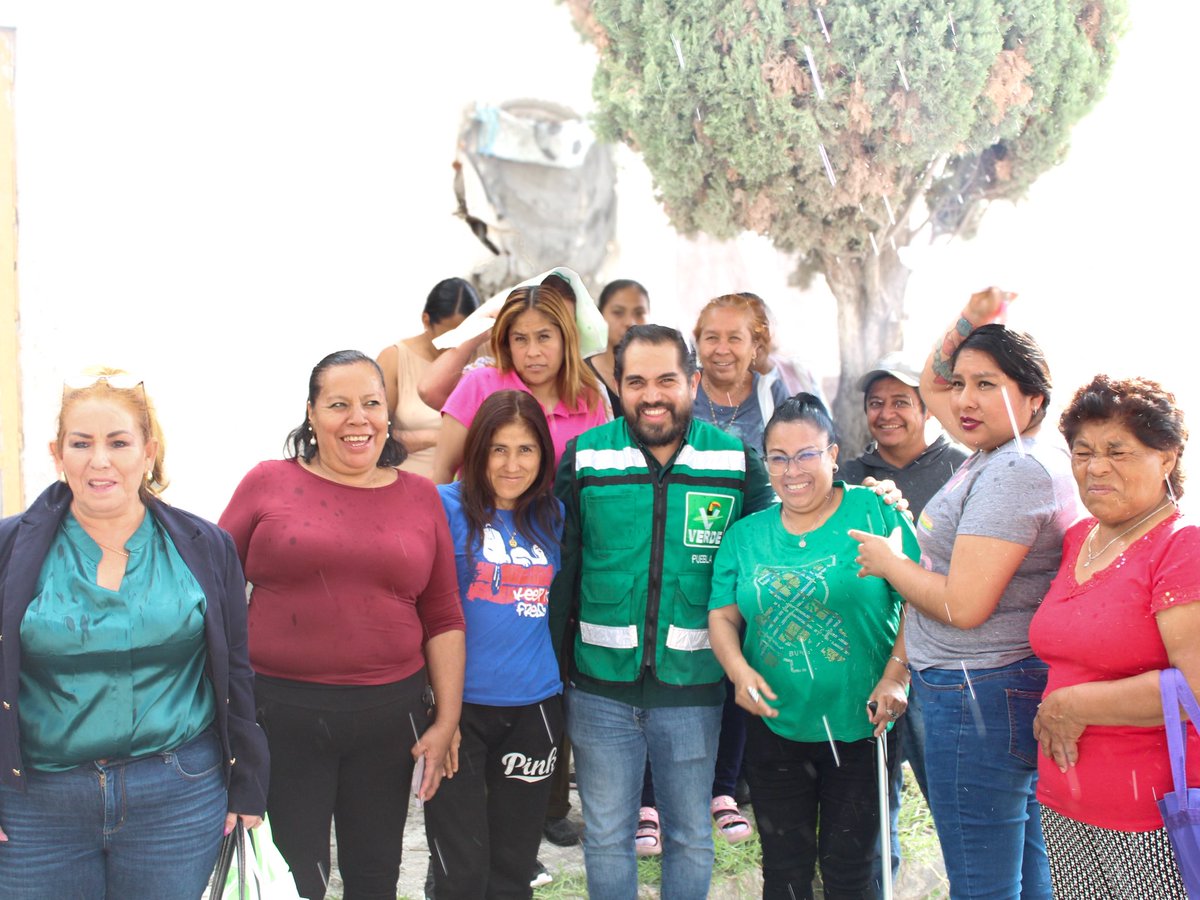Rodrigo Durán (@rodrigo_duranh) on Twitter photo Me reuní con mis amigas y amigos de Tres Cruces, quienes con gran entusiasmo se sumaron al <a href="/PVEM_Puebla/">Partido Verde Puebla</a>. 🙌🏻💚
Estos nuevos corazones verdes fortalecerán nuestro partido y nos motivan a seguir trabajando por un futuro más justo y sostenible para todas y todos. ✌🏻
#PartidoVerde Me reuní con mis amigas y amigos de Tres Cruces, quienes con gran entusiasmo se sumaron al <a href="/PVEM_Puebla/">Partido Verde Puebla</a>. 🙌🏻💚
Estos nuevos corazones verdes fortalecerán nuestro partido y nos motivan a seguir trabajando por un futuro más justo y sostenible para todas y todos. ✌🏻
#PartidoVerde