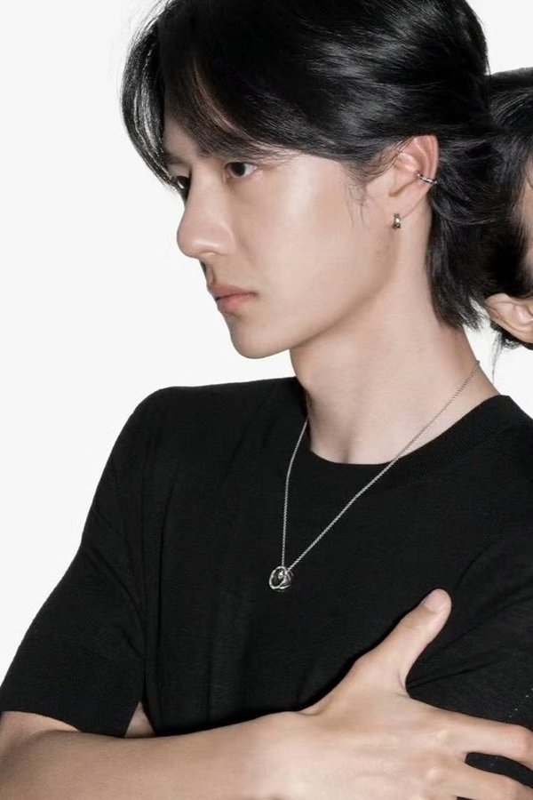 XZL0VE's tweet photo. Happy Birthday Wang Yibo <3 https://t.co/YSiBapFoD3