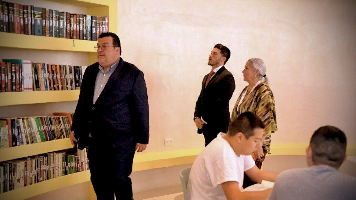 RuthVillanuevaC's tweet photo. Así mismo, se llevó a cabo una visita al CERESO No. 2 de Apodaca, donde el recorrido realizado también por @Samuel_GarciaS, Gobernador de @NuevoLeon, fue altamente significativo e importante, observando el avance obtenido en este sistema con base en el respeto de los #DDHH, repercutiendo tanto en la prevención del delito y de la violencia, como en una real y efectiva reinserción social.