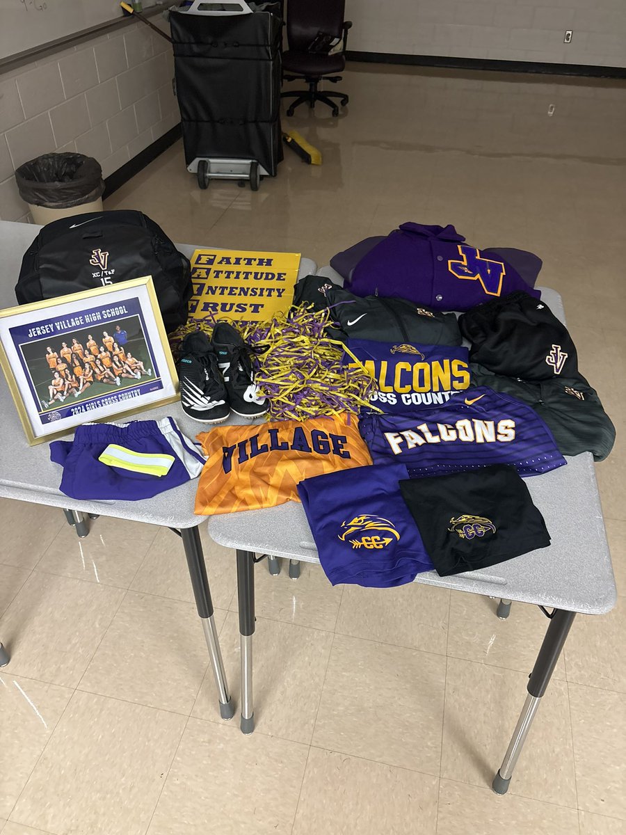 Excited for the upcoming cross country season! We kicked off the week with our parent meeting and we’re ready for our first meet this Friday! Huge thanks to our Booster Club and Go Pro Meals for speaking with our athletes and parents. #championmindset #JVPRIDE