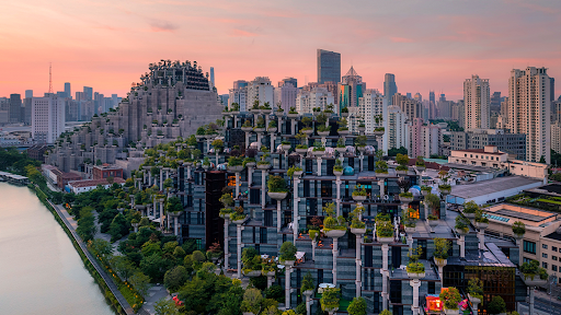 arabuncuttv's tweet photo. 📍 It’s called the 1000 Trees Project in Shanghai.
- 1,000+ trees
- 250,000 plants
- Built to resemble a mountain
- Designed by the same architect behind NYC’s Vessel https://t.co/VdSm9fOC7U