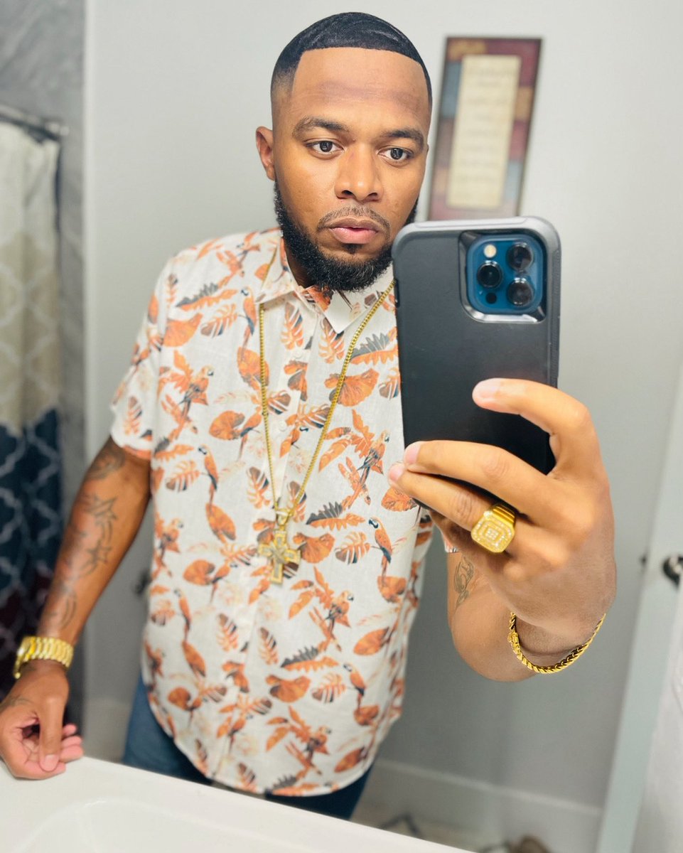 varius2real's tweet photo. Sometimes People Know Your Name But Not Your Story #IMadeItThroughSomeThings #ImGrateful #IStriveToBeBetterEveryday https://t.co/WjcSKC8qnK