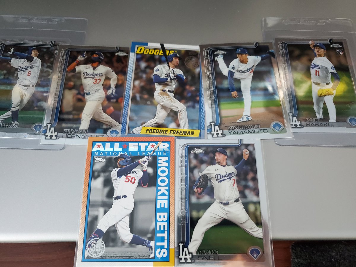 iRJq's tweet image. #mailday 2: Thank you Justin @du47222292 for all these cards! Wow. And I finally have a Teo card! I truly appreciate it!
#thehobby #cardcollector #baseballcards