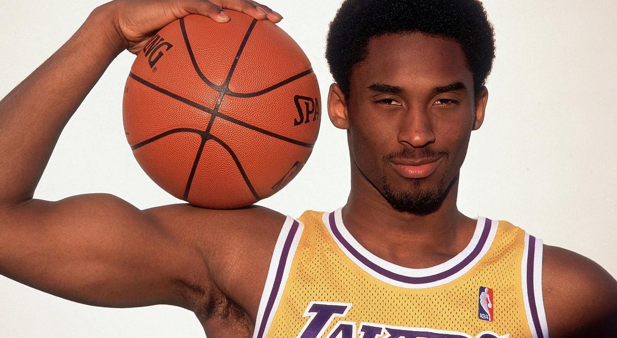 3 dribbles only (1v1), who would win? Kobe Bryant or Stephen Curry