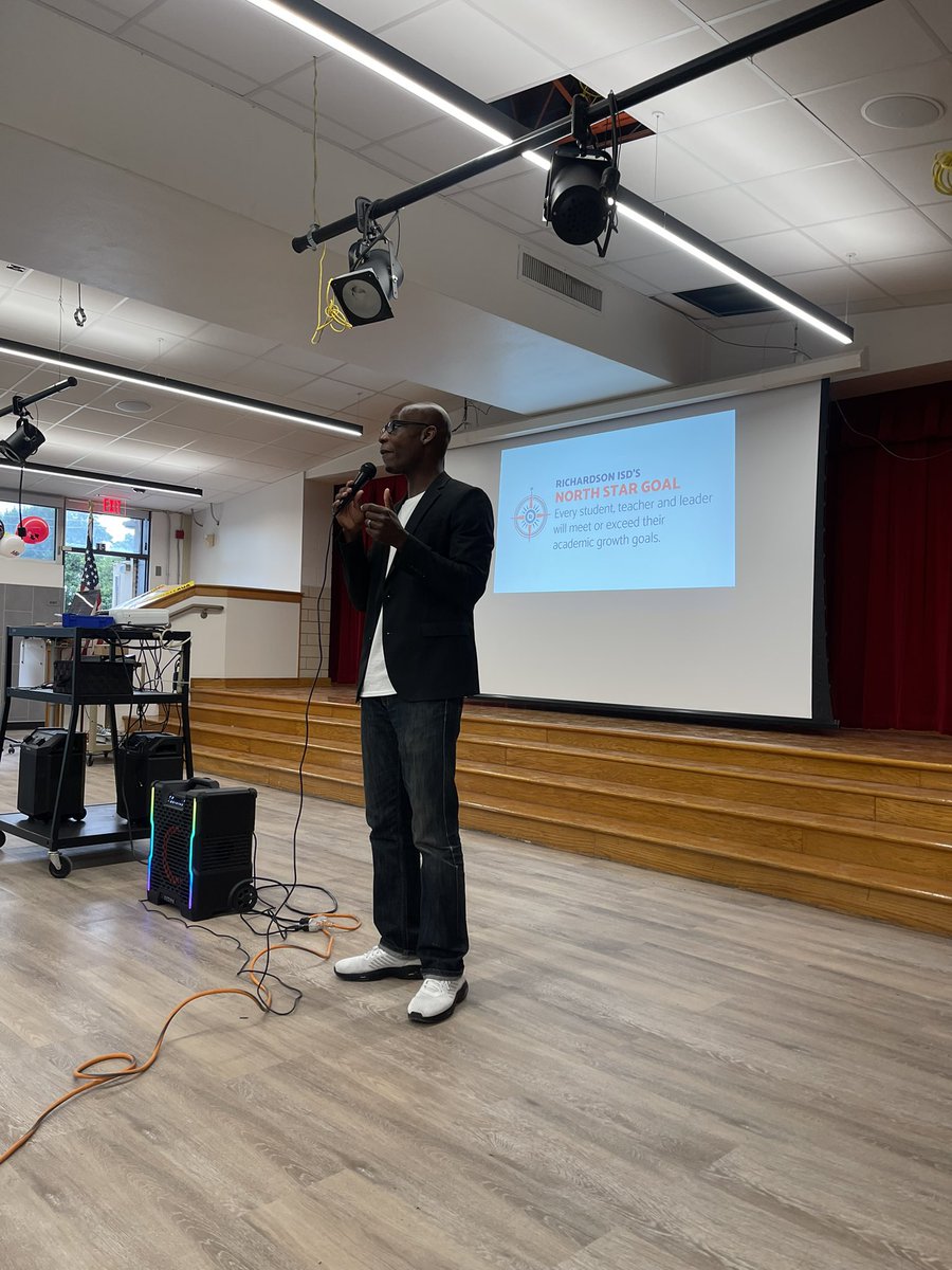 Melissa Davis tweet media