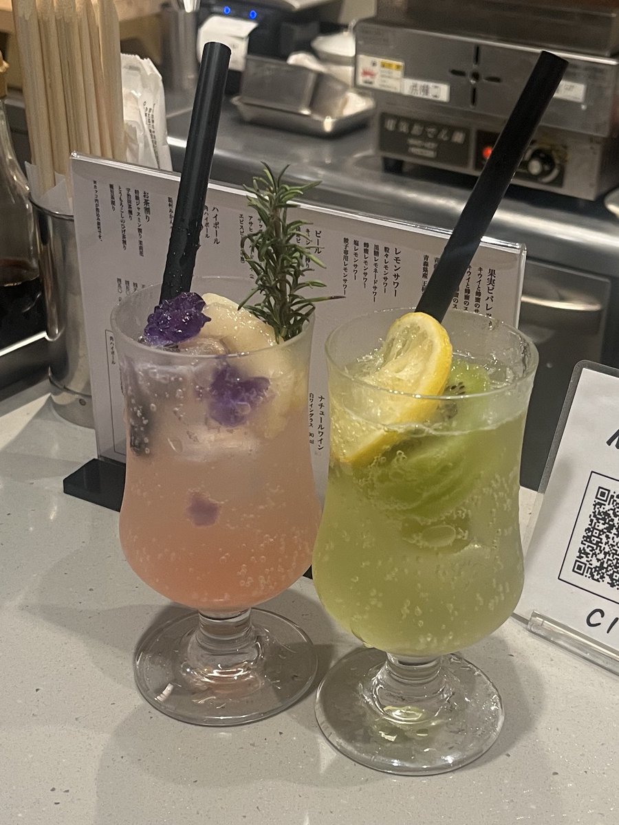 スカッシュがかわいいネオ居酒屋✨