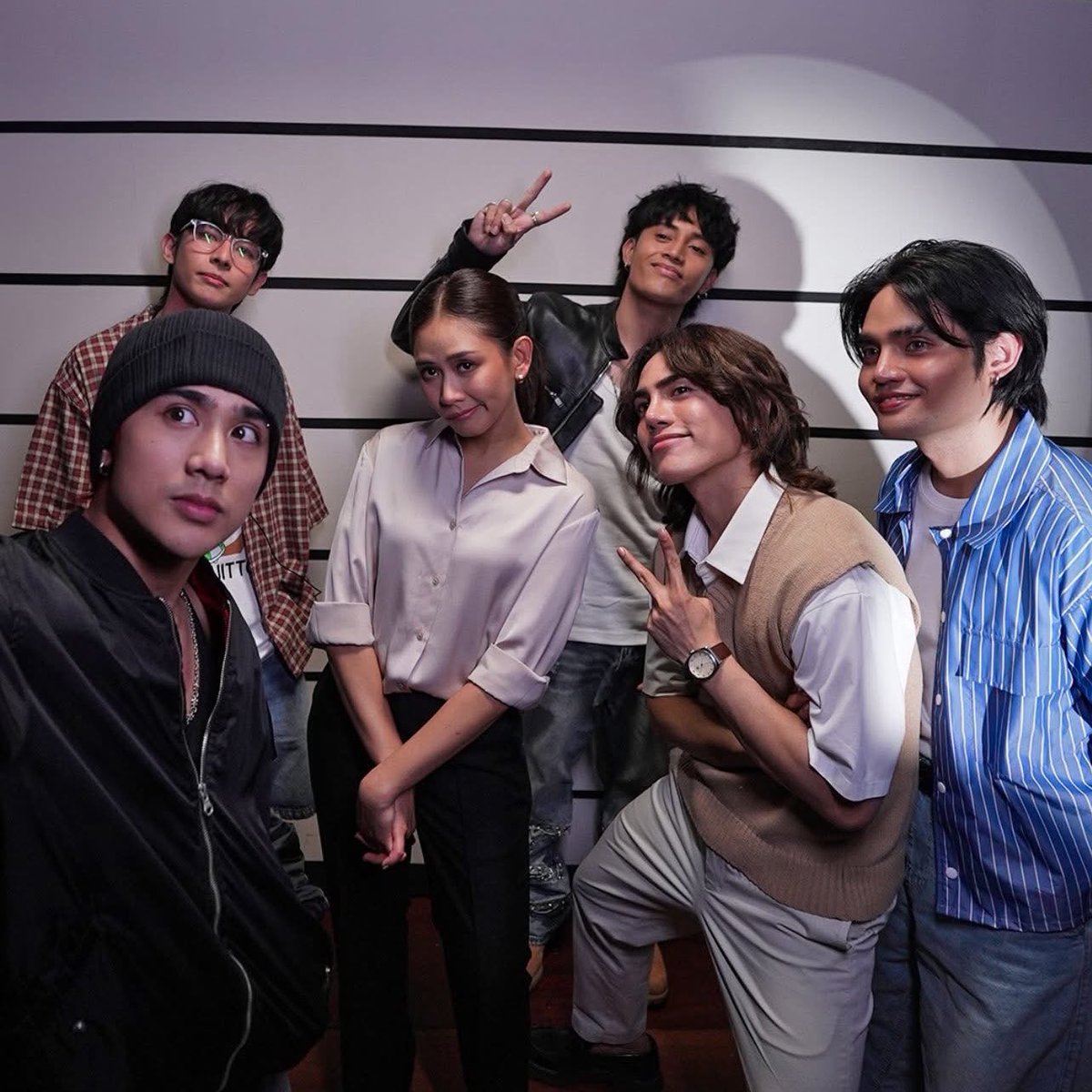 allchartsPH's tweet image. Sarah Geronimo joins SB19 as the only Filipino artists with multiple entries on the Billboard World Digital Song Sales chart.