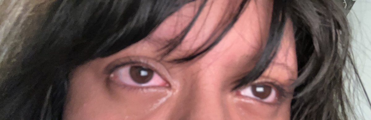 3v3ntuallyg0ne's tweet image. Evil guardian gave me the makeup the day use and said she would match’s pins with my idk why I’m crying I just feel like I finally have her back little by little