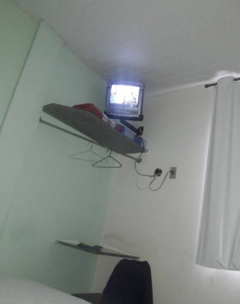 Popyrin esta sacando increíble aunque Zverev esta neutralizado bien los palos con el revés cruzado.

Vamos a por ese tercer set