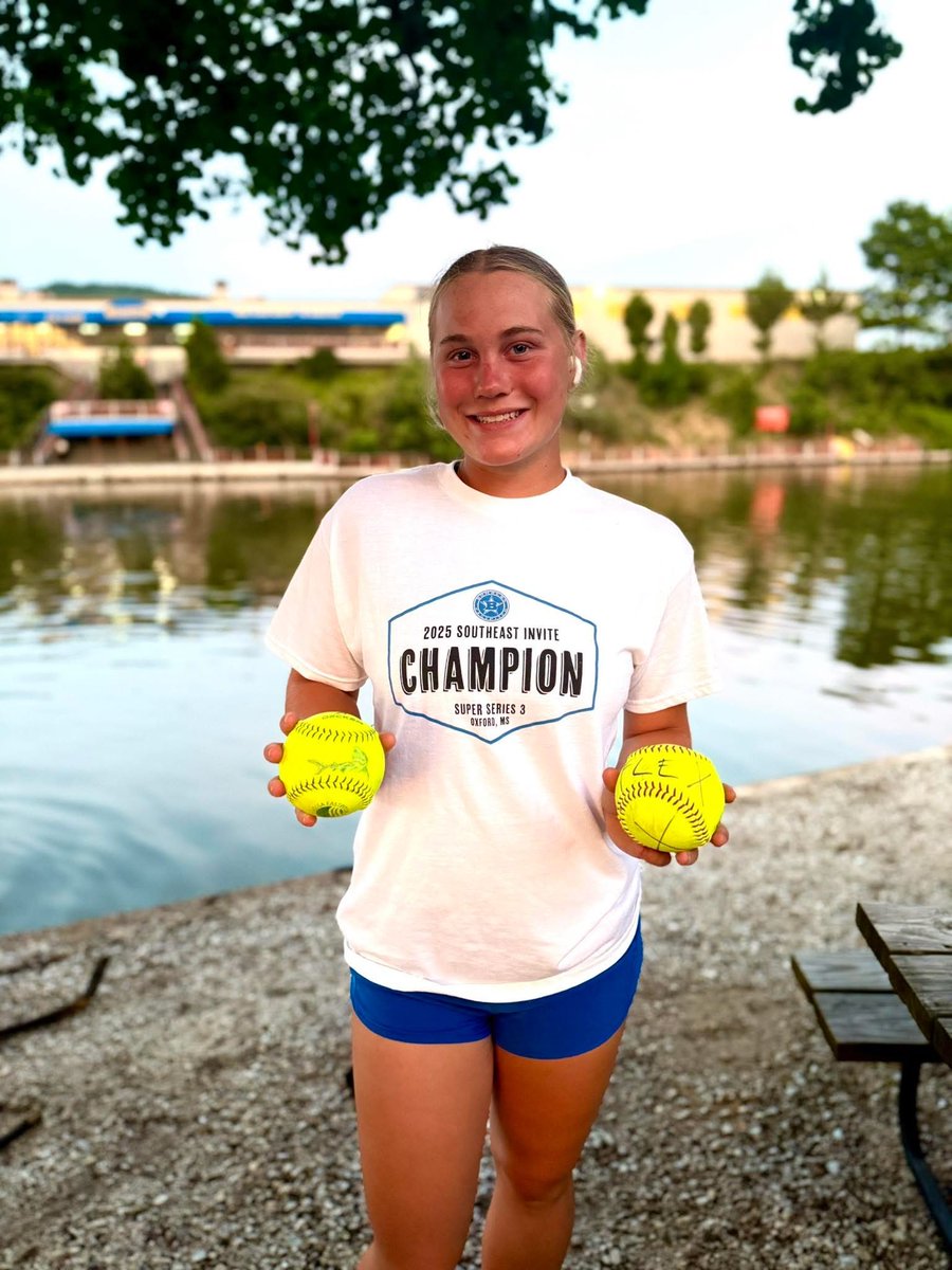 sydscott17's tweet photo. Over my spring season I have gotten stronger not only in the circle, but also in the batters box. I had 90 AB’s, with. .322 AVG, .373 OBP, .633 SLG, 29 hits, 7 HR, 33 RBI’s,  26 runs, 9 BB, and 7 SO’s @ARFleXsoftball https://t.co/DlT7wvFobk