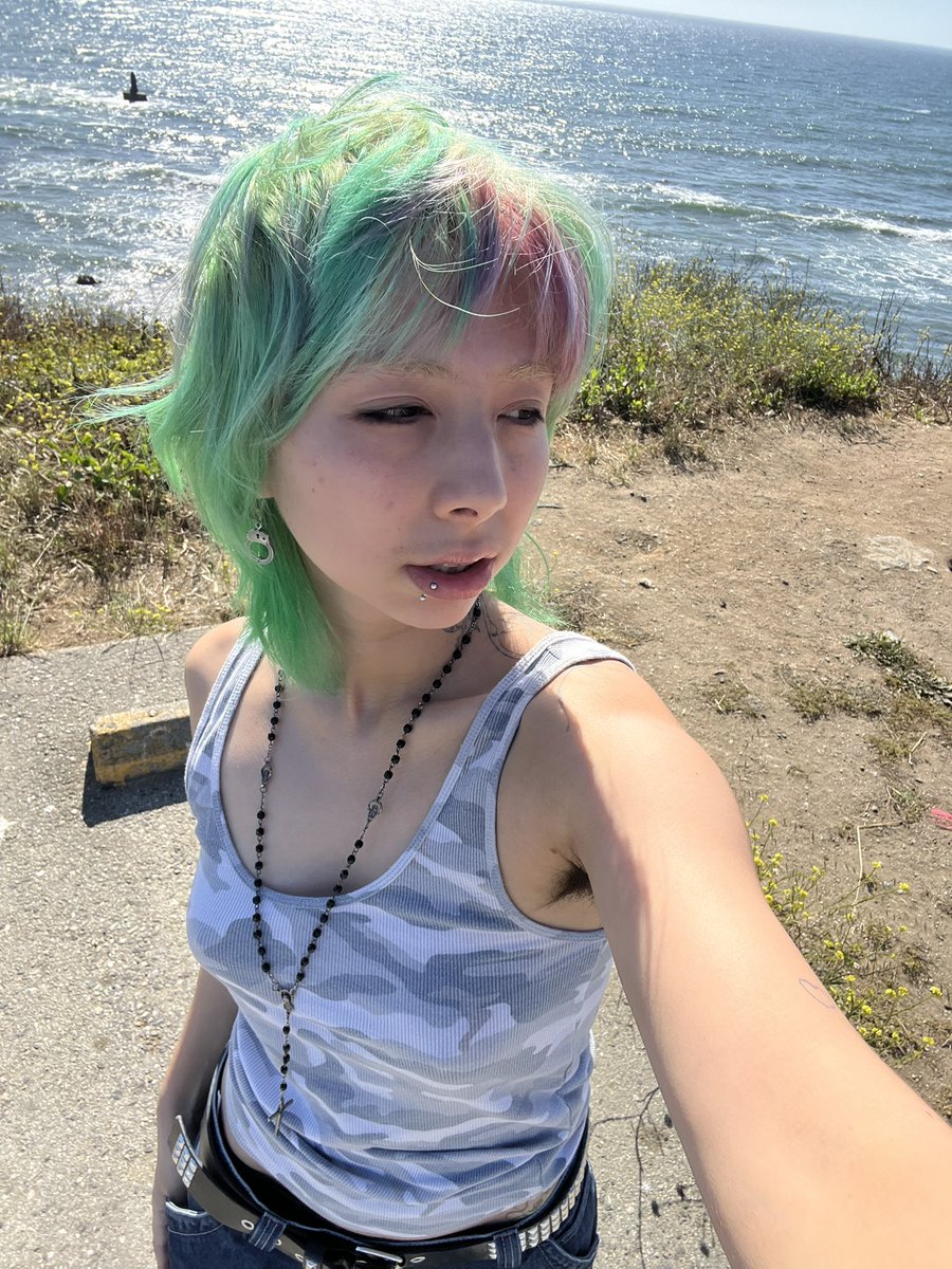 scarybreadman's tweet image. reconnecting with nature brings about within me both an appreciation for life and an intense yearning to be not single