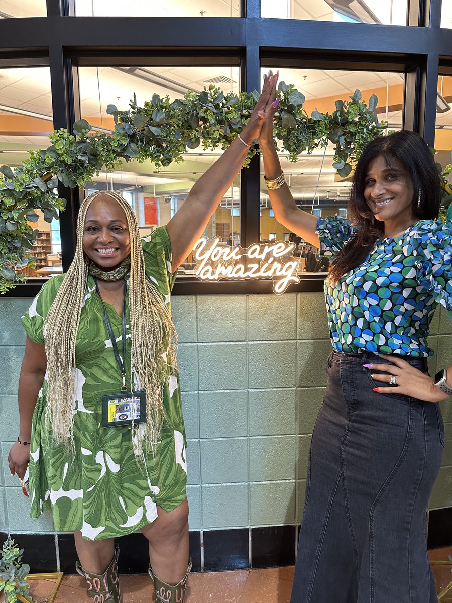 SoniaMatthew2's tweet image. I was so excited to be back at work today. We kicked off Day 1 of our annual leadership institute. I loved catching up with my colleagues, who have become my friends in this incredible work. 🍎#ConnectedLeader #LeadershipDevelopment #ProudAP