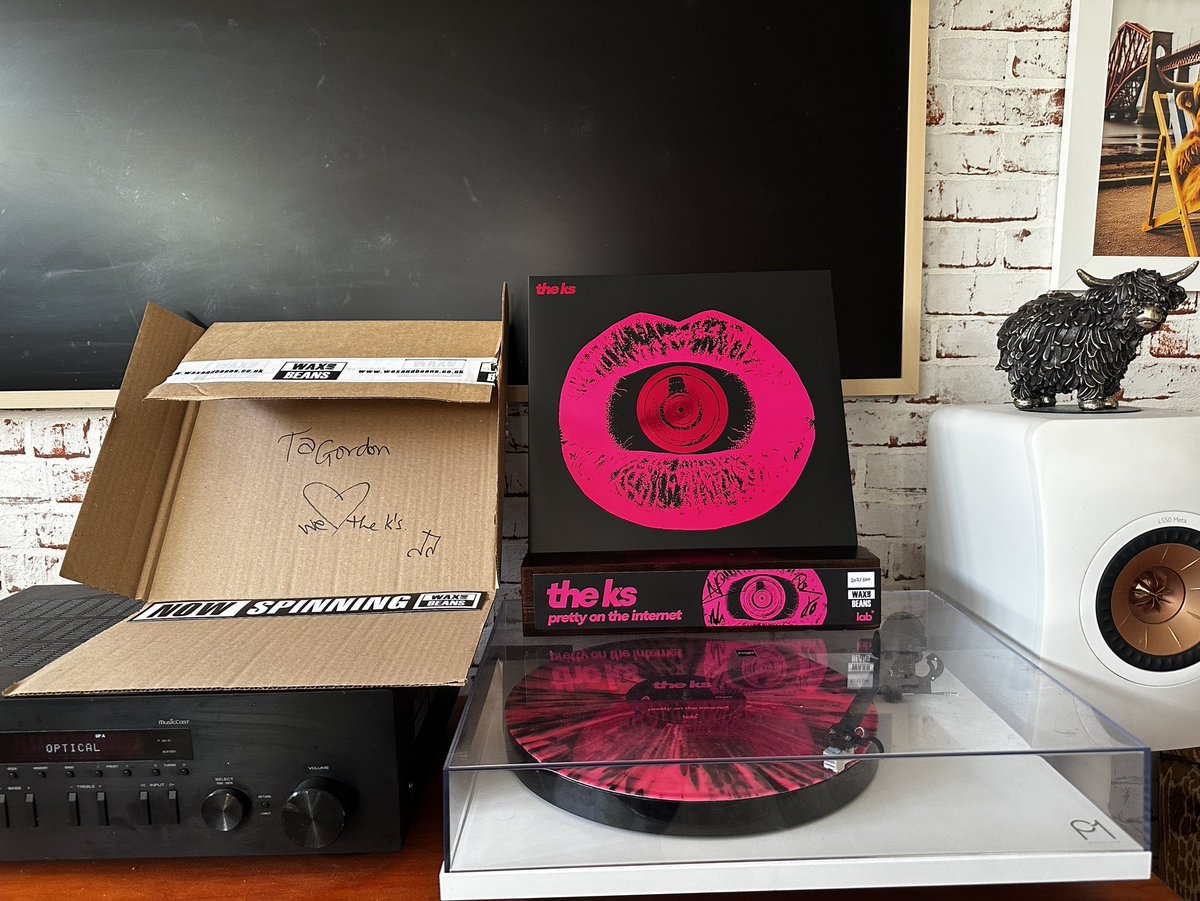 Awesome service and delivery from <a href="/waxandbeans/">Waxandbeans</a> as always all the way to the Land of Oz 🇦🇺
#NowSpinning <a href="/TheKsUK/">THE K'S</a> Number 1 Album #POTI💋 
waxandbeans.co.uk/collections/th…