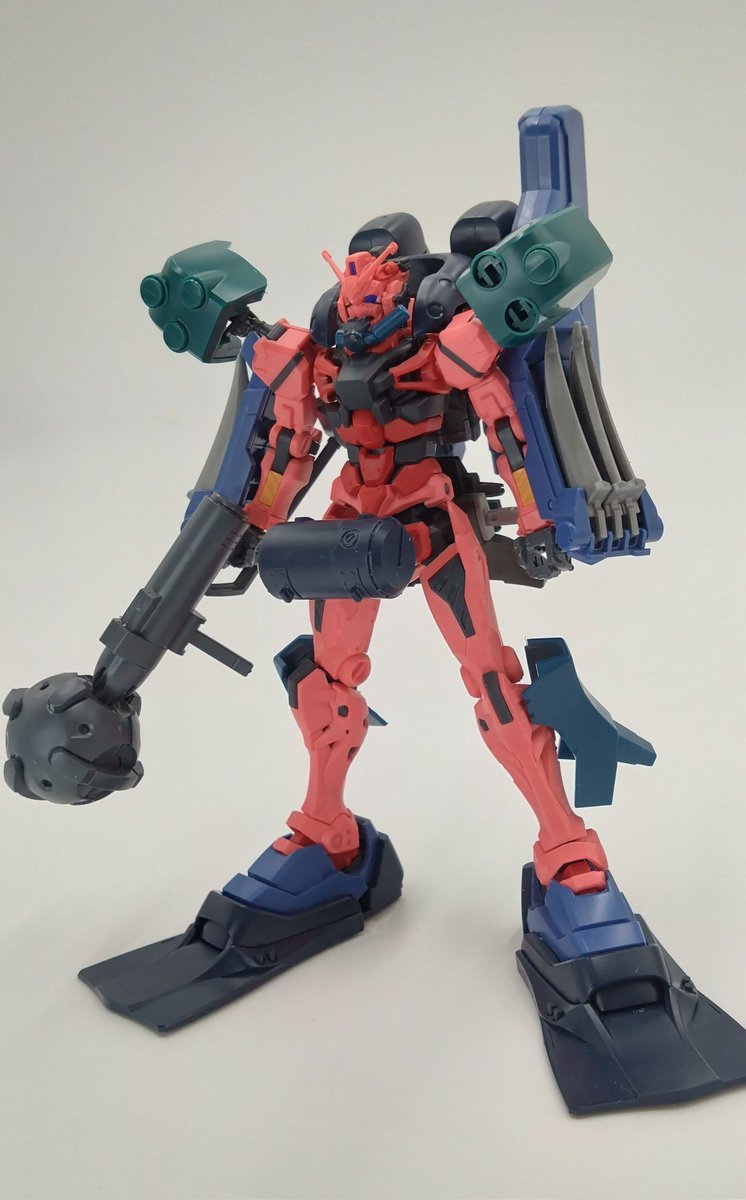 ジム・スループくん！
その背中と太ももについてるハイドロジェットうちの水中型赤いガンダムにほしいなぁ！その素材くれぇ！