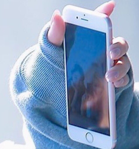 kinderlola's tweet image. Taeyeon posting birthday greetings for Tiffany and included this photo ..
Remember Tiffany’s wallpaper from way, wayyyy back? 

Aahhhhhhh 😍🥰💕