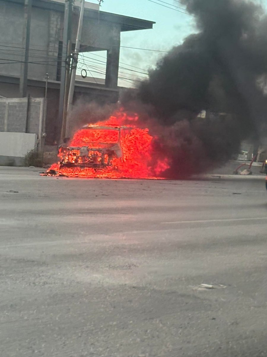 SETH ROJAS MOLINA (@sethrojasmolina) on Twitter photo La <a href="/FGJ_Tam/">Fiscalía General de Justicia de Tamaulipas</a> informó que la persona que murió en la camioneta que se incendio en el Bulevar Hidalgo en #Reynosa se trata "presumiblemente servidor público federal"
En redes citan que se trata de Ernesto Vázquez Reynsa, delegado de <a href="/FGRMexico/">FGR México</a> La <a href="/FGJ_Tam/">Fiscalía General de Justicia de Tamaulipas</a> informó que la persona que murió en la camioneta que se incendio en el Bulevar Hidalgo en #Reynosa se trata "presumiblemente servidor público federal"
En redes citan que se trata de Ernesto Vázquez Reynsa, delegado de <a href="/FGRMexico/">FGR México</a>