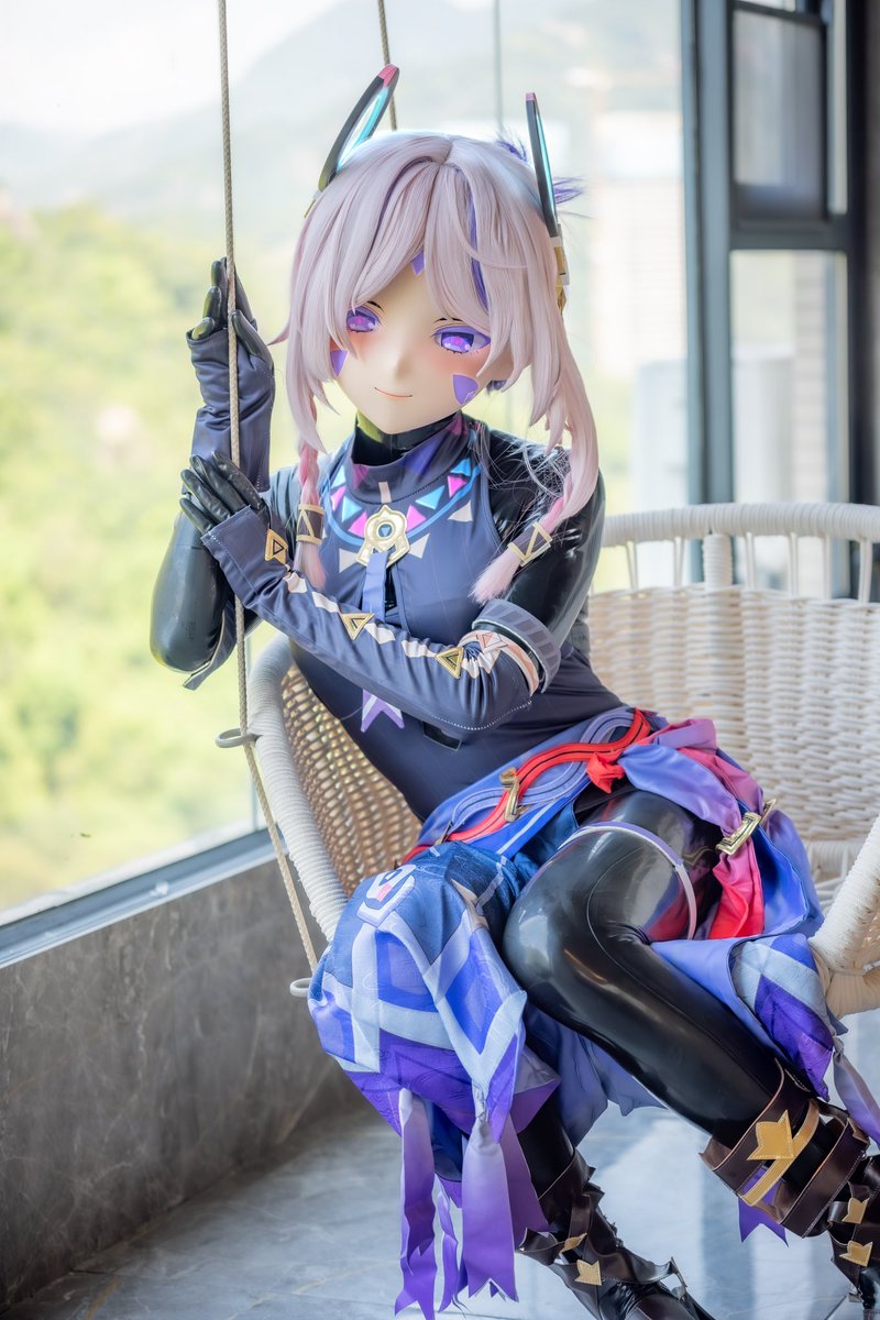 奶奶来噜！
📸<a href="/Nyatisss/">Nyatis</a> 
头壳<a href="/samon_ii/">KIGURUMI厚切三文鱼工坊</a> 
#着ぐるみ      #kigurumi      #茜特菈莉      #原神      #GenshinImpact