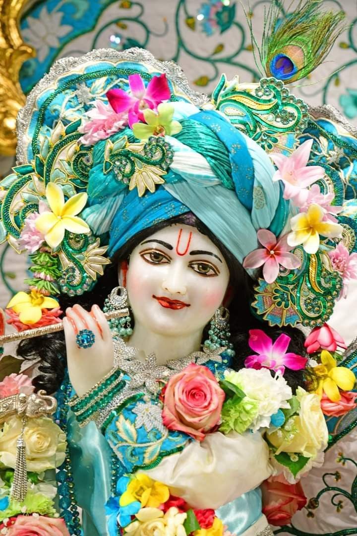 Guuuuuuud morning everyone 
🥀🌈🥀🌈🥀🌈🥀🌈🥀🌈🥀
जब जब सुनी पुकार उसने दिया अपार 
क्षमता और इच्छा रही हम पर सदा उधार 
                      🌈🥀🌈
मनोवृत्ति सदा यही रहीं मन चाहे कुछ और 
कृपा #घनश्याम की हम पर चारों ओर 🌈
#पुत्रदा_एकादशी के आप सभी को 
    #जय_श्री_कृष्ण🥀🌈🥀