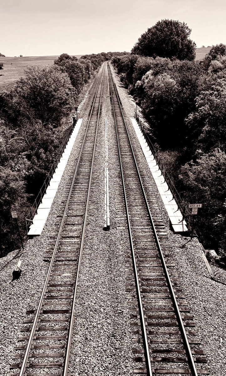 DMiller52325459's tweet image. Photo challenge, show us an image with perspective!