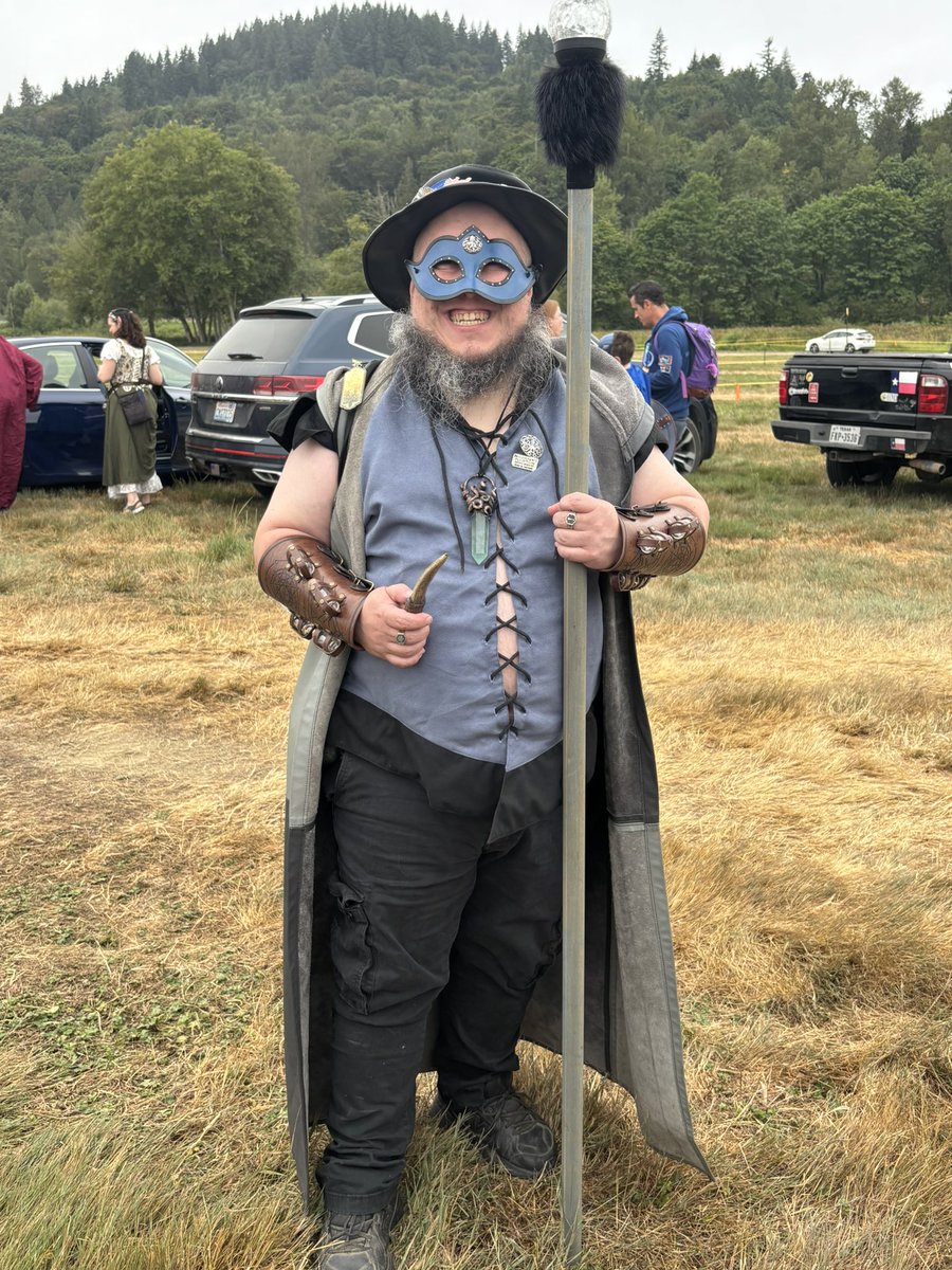 bonictarracus's tweet photo. Had a blast this last weekend at the Washington ren fair with my friends.
Dressed up as an ocean mage did fun things https://t.co/sHtiG6e51k