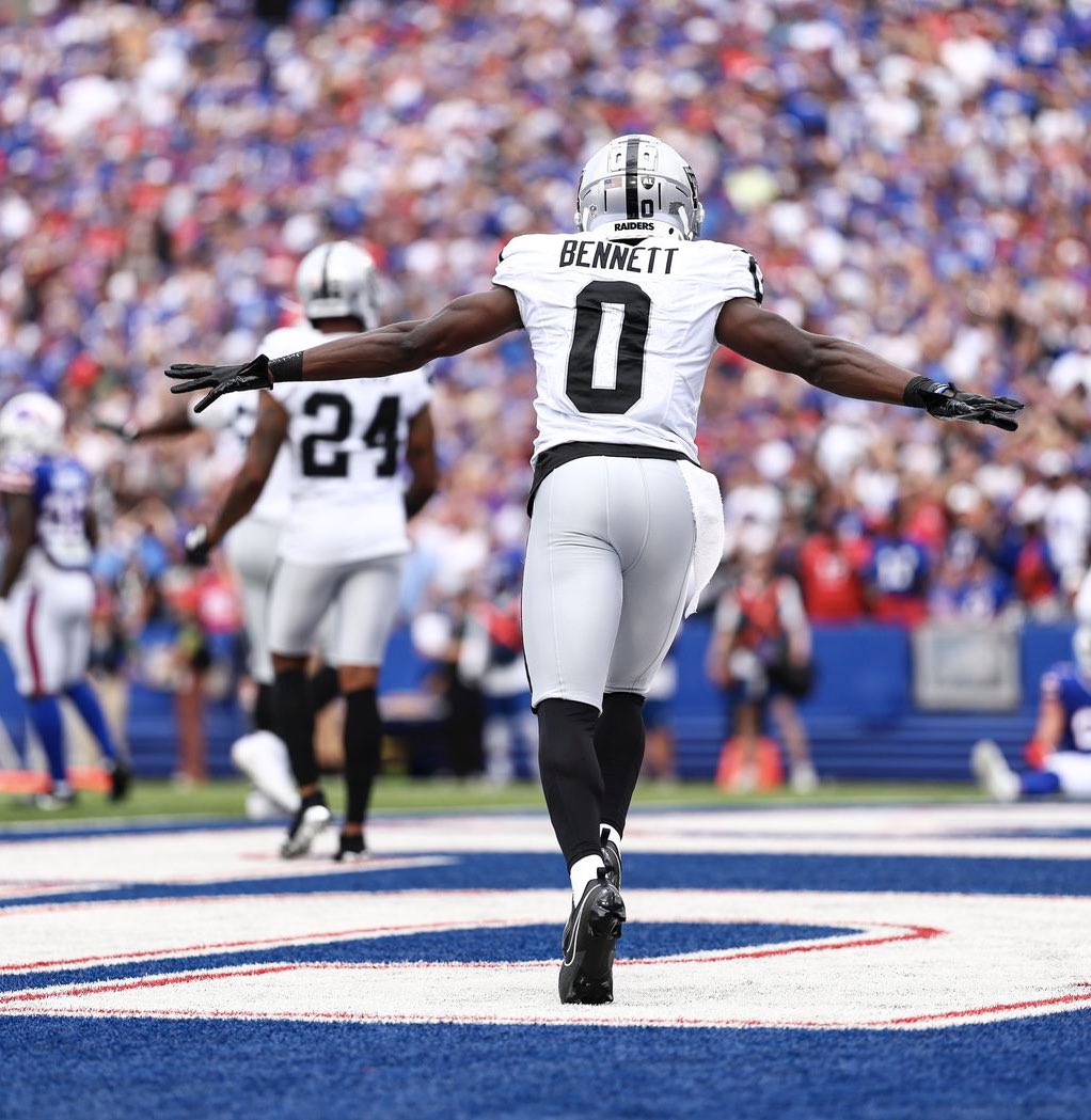 🚨🚨HELL OF A STEAL🚨🚨

New #Eagles cornerback Jakorian Bennett is one of the most underrated cornerbacks in the #NFL.

His ranks among CBs with 450+ snaps:

ZERO TD allowed (1st)
176 yards allowed (2nd)
18 rec allowed (3rd)
7 PBU
62.4 QBR (5th)
37 targets (10th)

He is only 24.