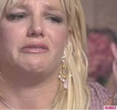 Estoy en la tarea eterna de dormir al chiquito y cuando por fin me harto de sus vueltas le suplico que se duerma, como sea pero que lo haga.
Su respuesta: takita.

Cucharita. Pide dormir cucharita.